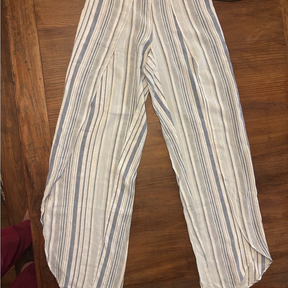Striped Linen Shorts - Picture 2 of 3